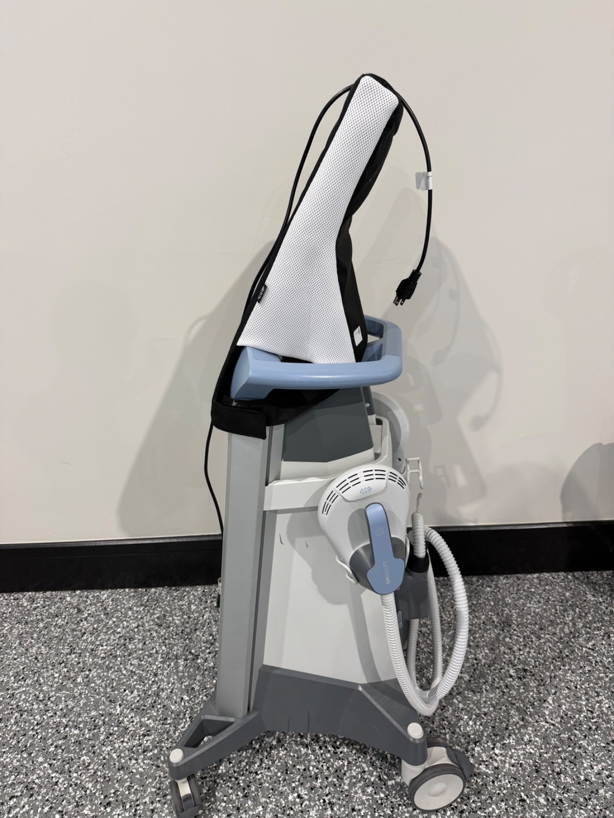 2018 BTL EmSculpt Sculpting Machine – Large Paddles – MACHINE HAS ERRORS