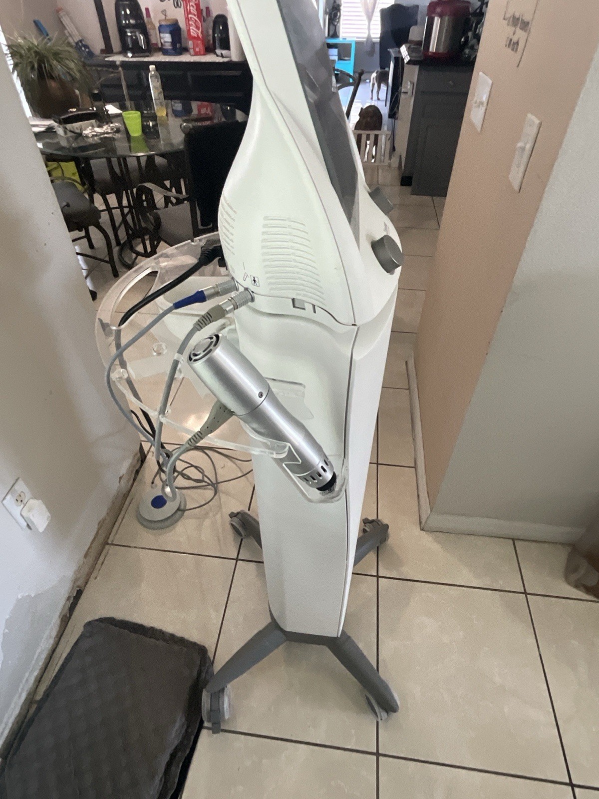 Zimmer MedizinSysteme Z Wave Pro Shockwave Cellulite Reduction Cart Mounted