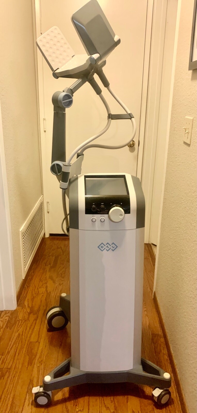 BTL Vanquish ME 2014 RF System with Core and Flex Applicators