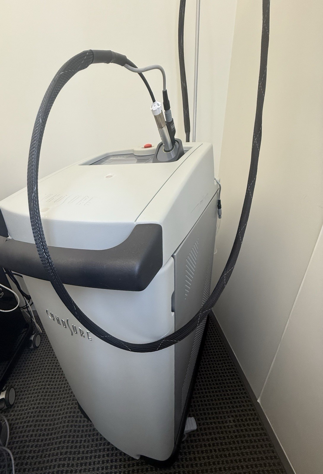 Cynosure Elite Plus Dual-Wavelength Laser755 nm (Alexandrite) & 1064 nm (Nd:YAG)