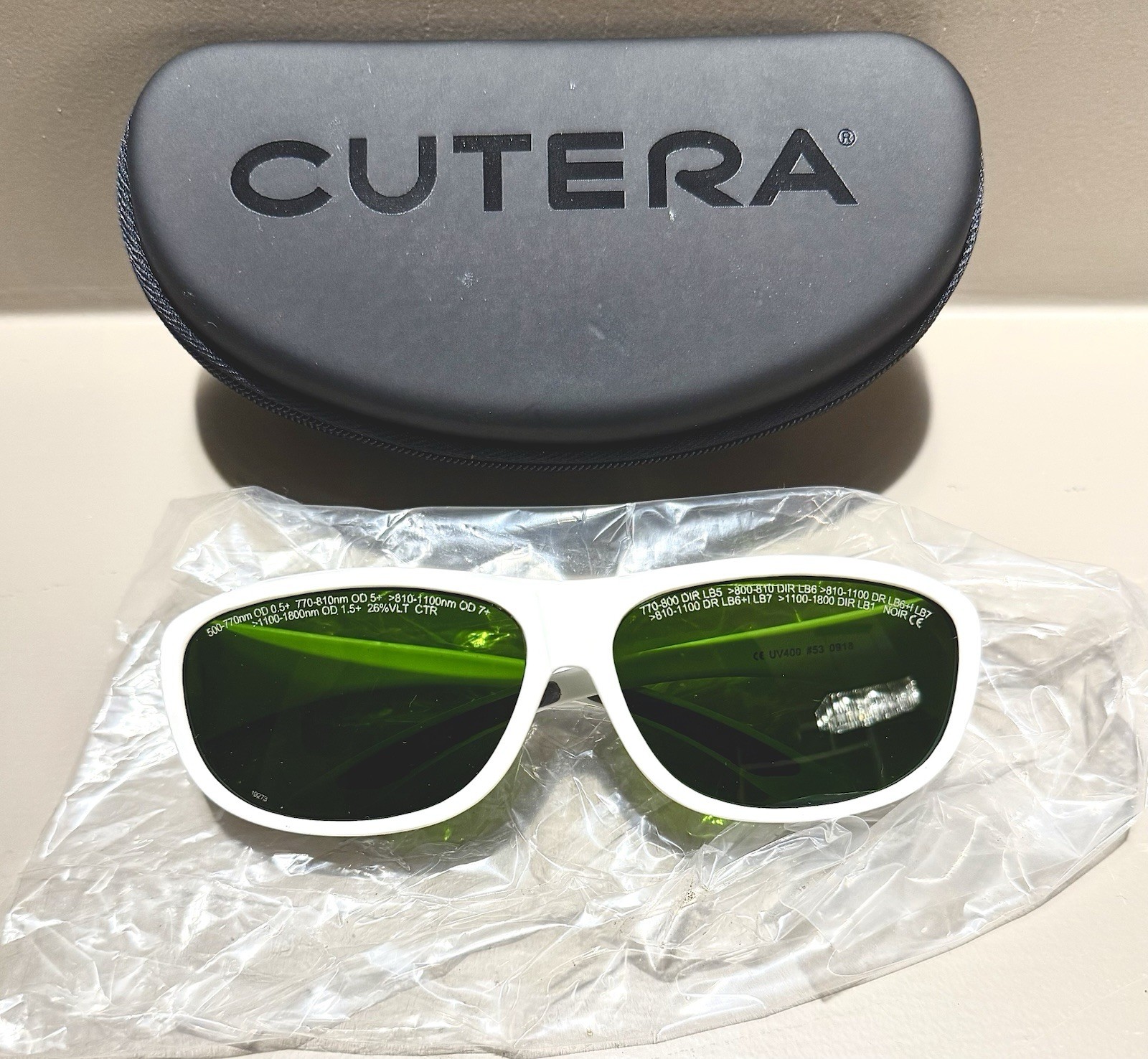 NEW Cutera XEO IPL Laser Safety Glasses Eyewear w/ Hard Case 200-1200nm