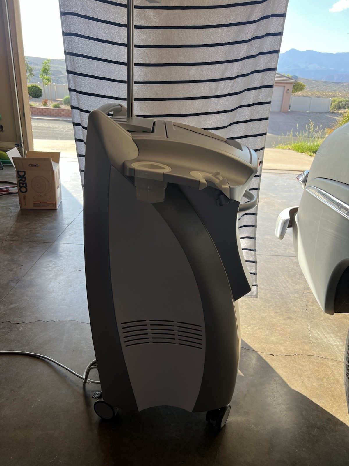 Venus Legacy Cart-Mounted Radiofrequency Cosmetology Machine LE400628