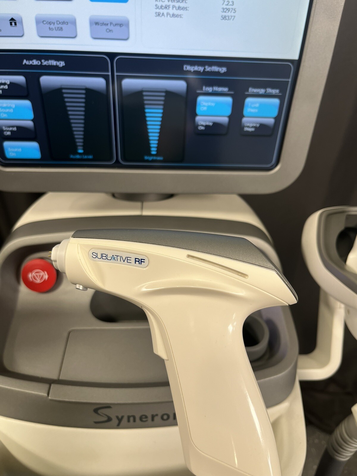 2012 Syneron Elos Plus Used With Functioning Hand pieces.