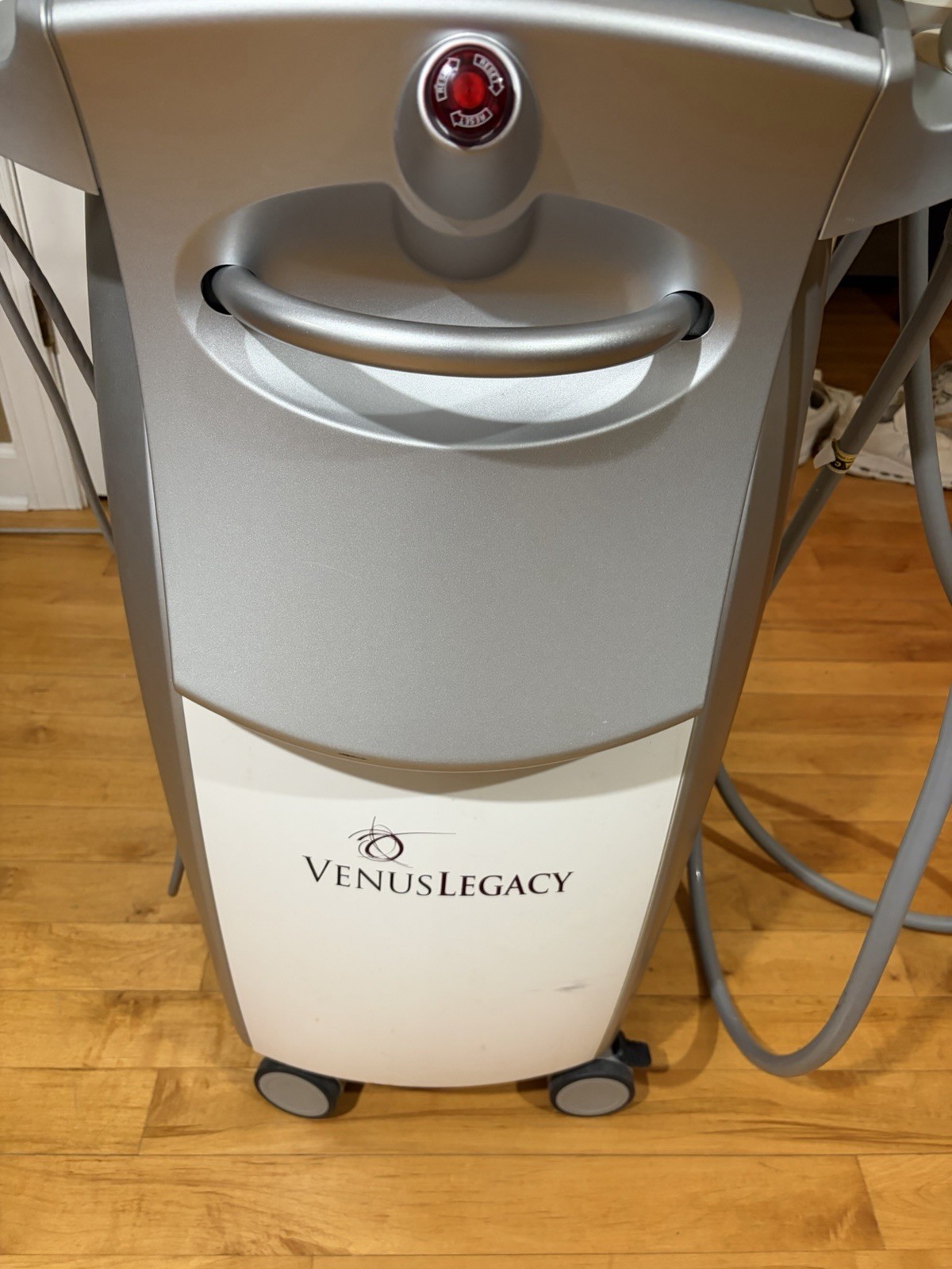 Venus Legacy Radiofrequency for Fat Melting and Cellulite Treatment LE120004