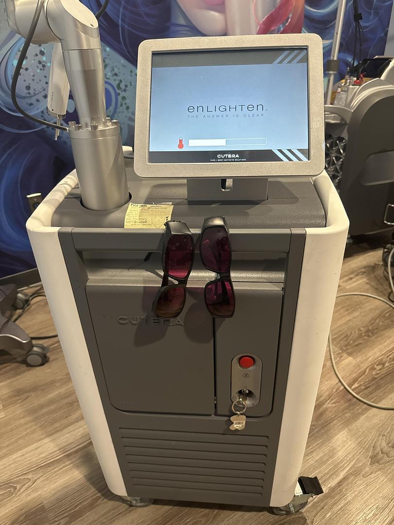 2018 CUTERA Enlighten III – 3 Wavelength Tattoo Removal Laser- LOW USAGE!!!
