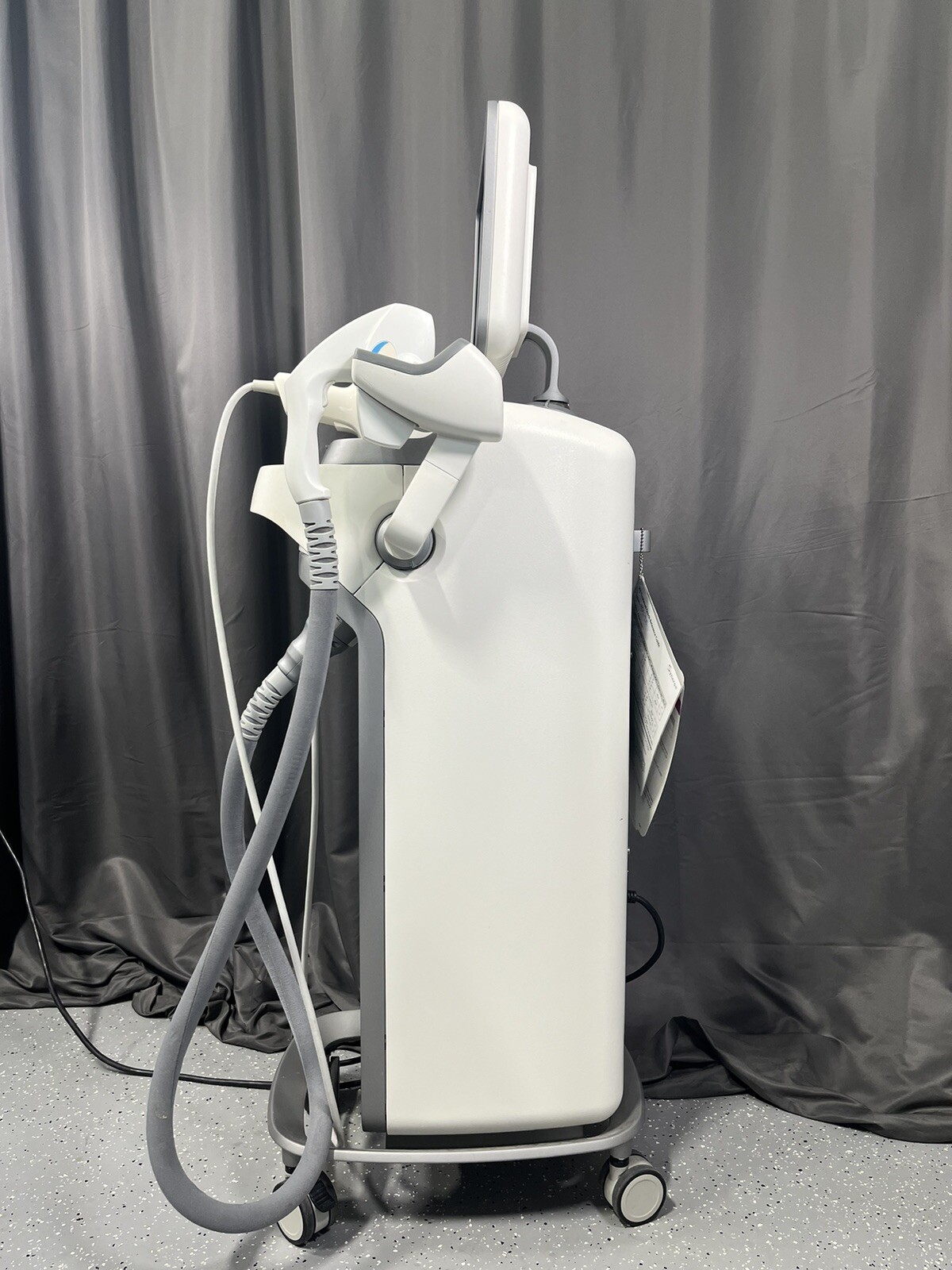 2012 Syneron Elos Plus Used With Functioning Hand pieces.