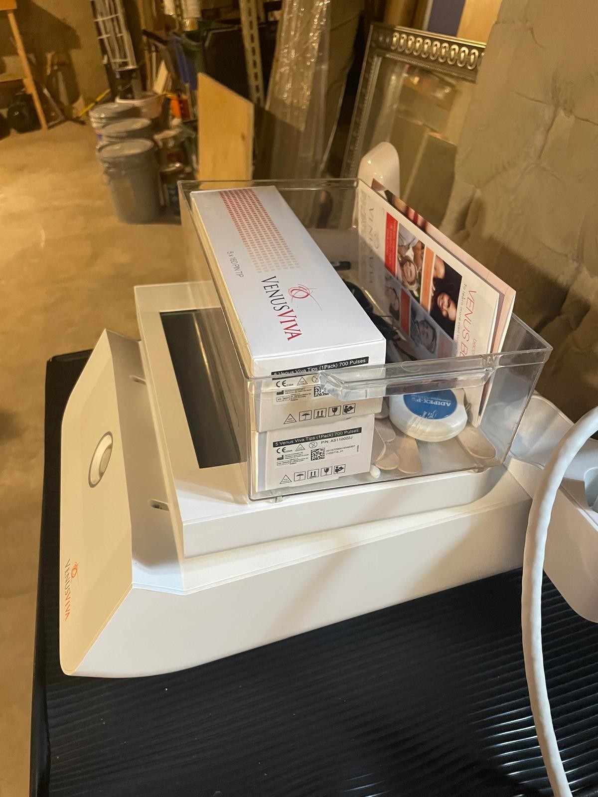 Venus Concept Venus Viva RF Skin Resurfacing System LOW USE + 2 OEM 160-Pin Tip