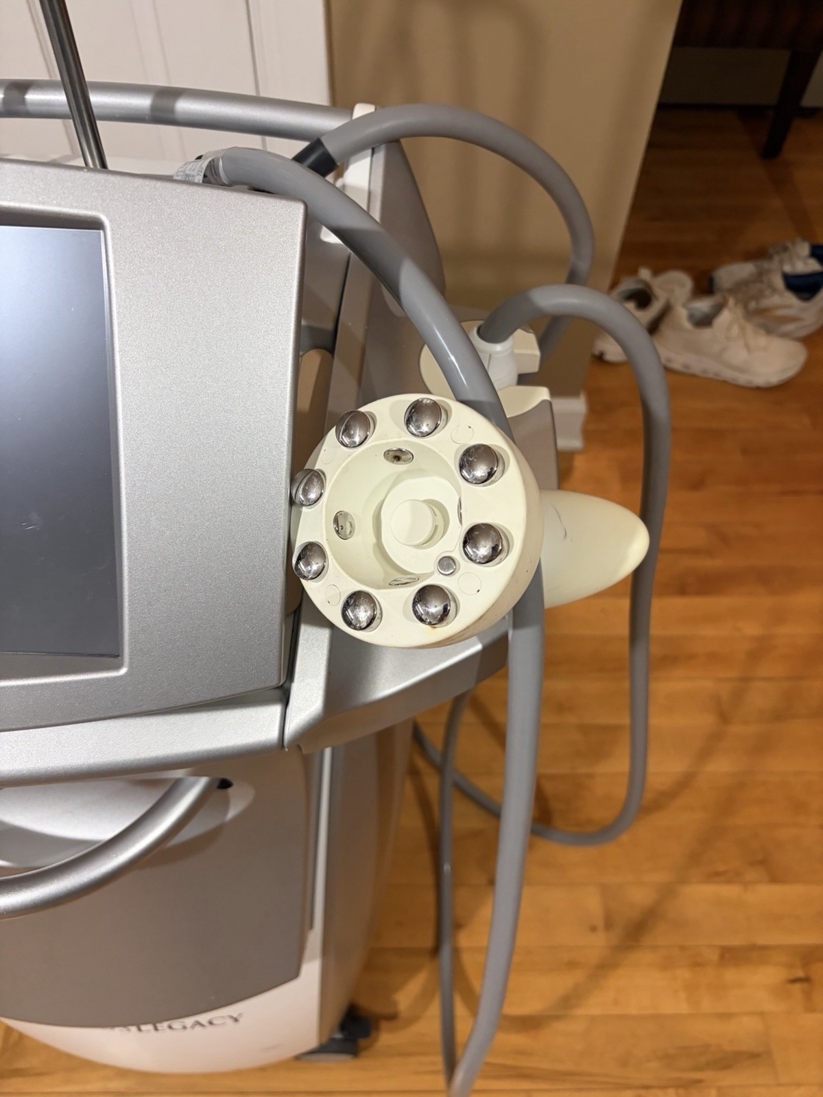 Venus Legacy Radiofrequency for Fat Melting and Cellulite Treatment LE120004