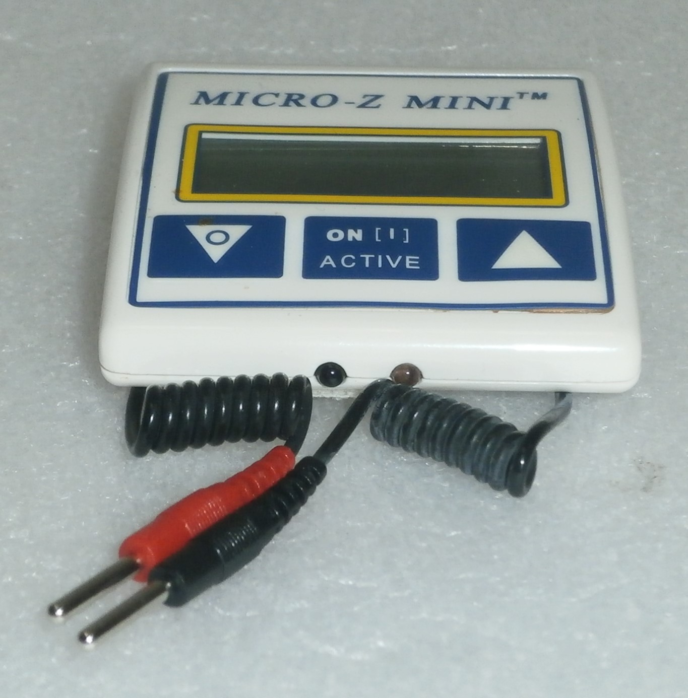 Micro-Z Mini 100 Volt Pulsed Galvanic Stimulator w/ Accessories as Photos