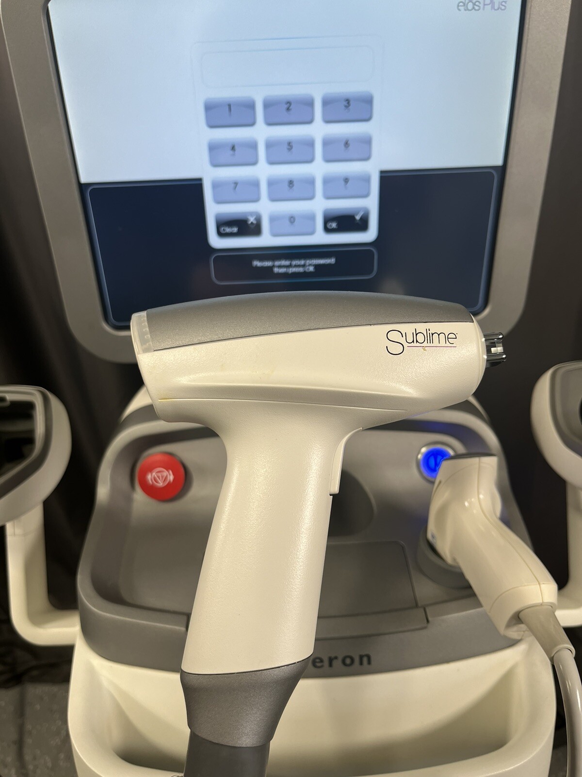 2012 Syneron Elos Plus Used With Functioning Hand pieces.