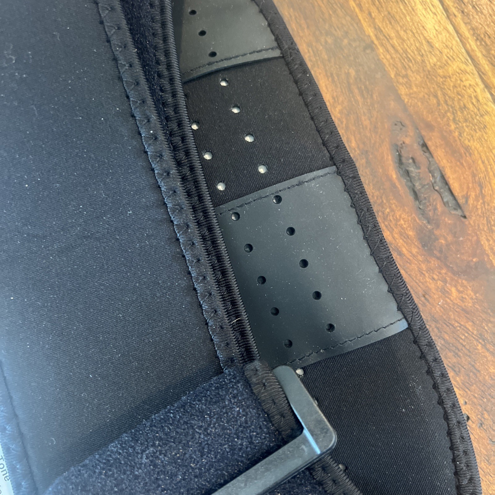 Trim and Tone Belt. Red light Therapy and EMS all in one !