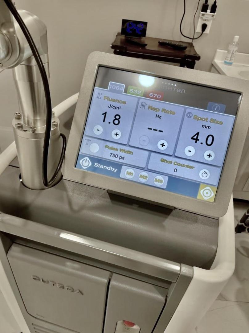 2018 CUTERA Enlighten III – 3 Wavelength Tattoo Removal Laser- LOW USAGE!!!