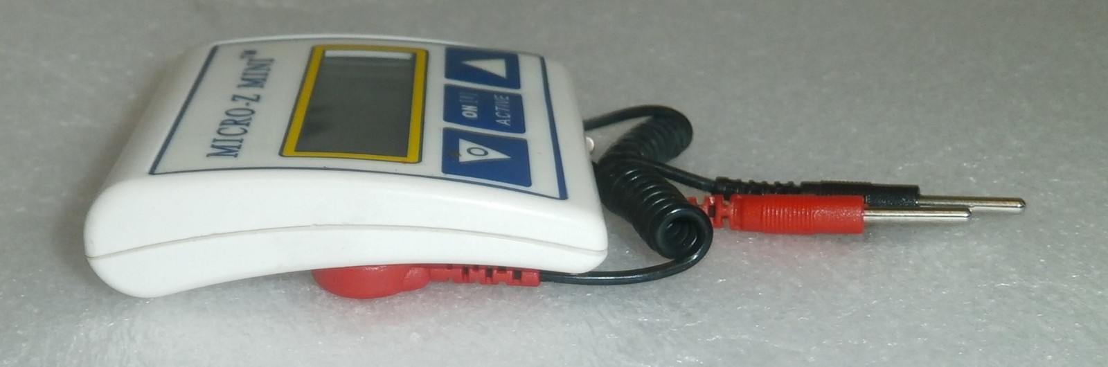 Micro-Z Mini 100 Volt Pulsed Galvanic Stimulator w/ Accessories as Photos