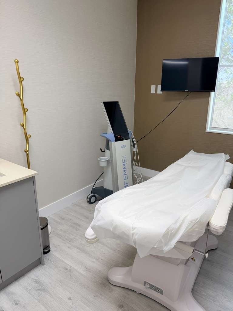 BTL Emfemme 360 Vaginal Rejuvenation Machine W/ new Tips included 2022 model
