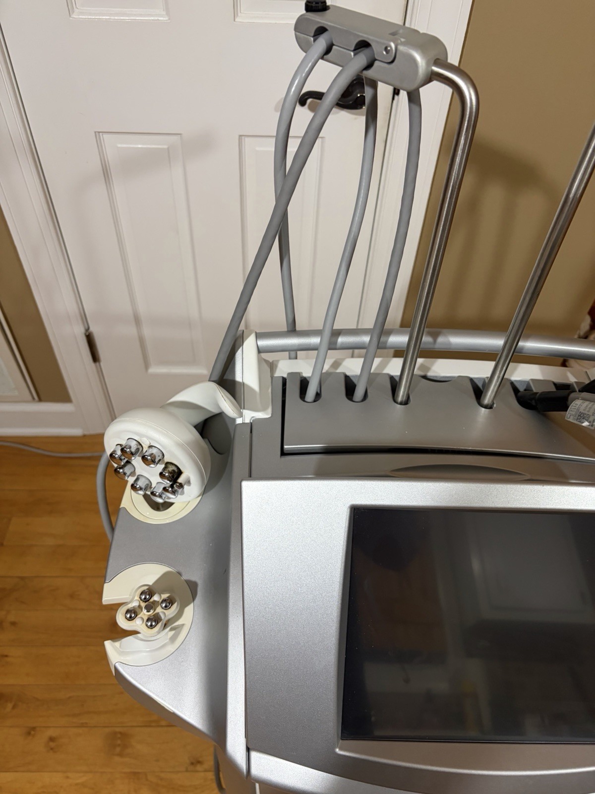 Venus Legacy Radiofrequency for Fat Melting and Cellulite Treatment LE120004