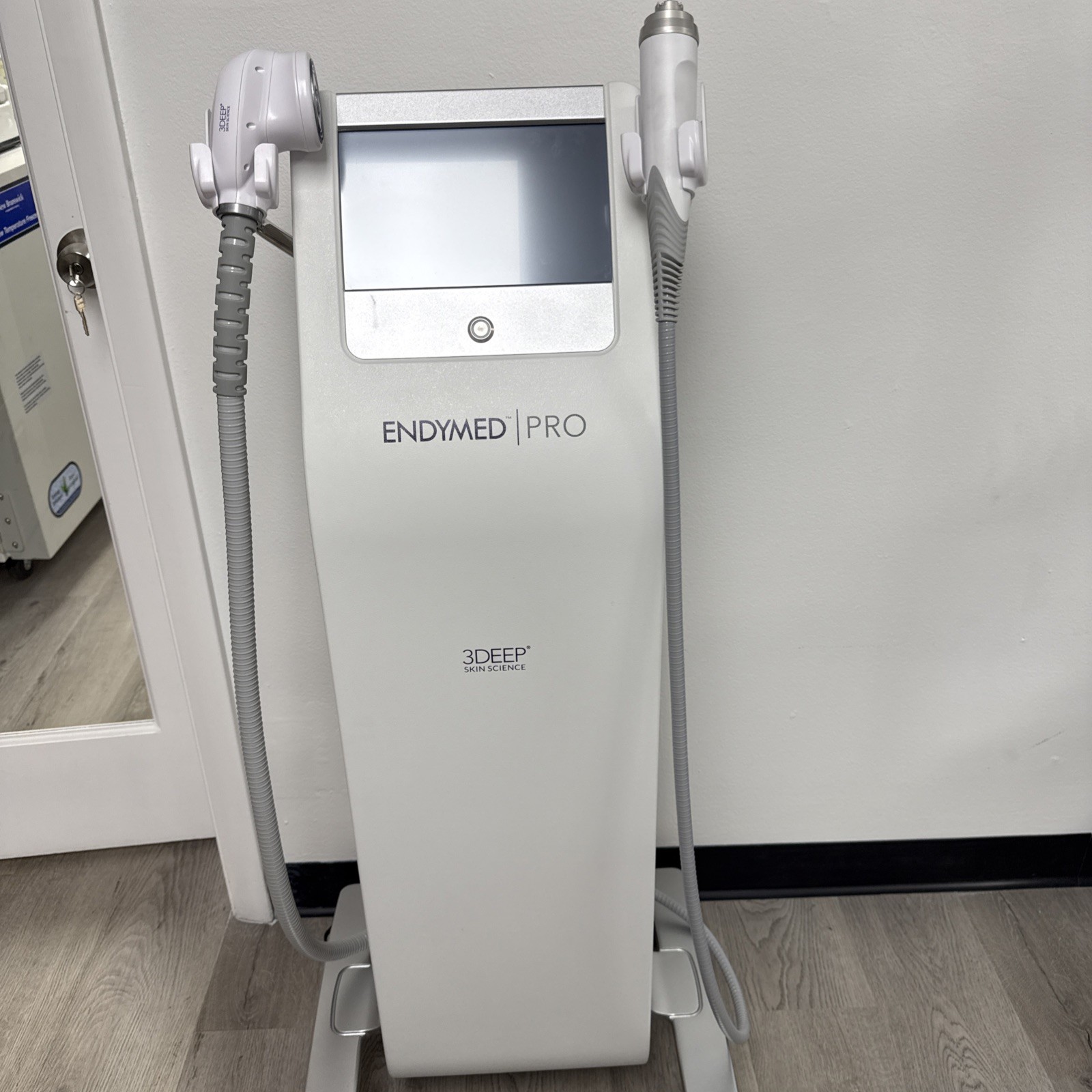 2023 Endymed Pro RF Microneedling, Body Contouring And Skin Tightening, Mint!