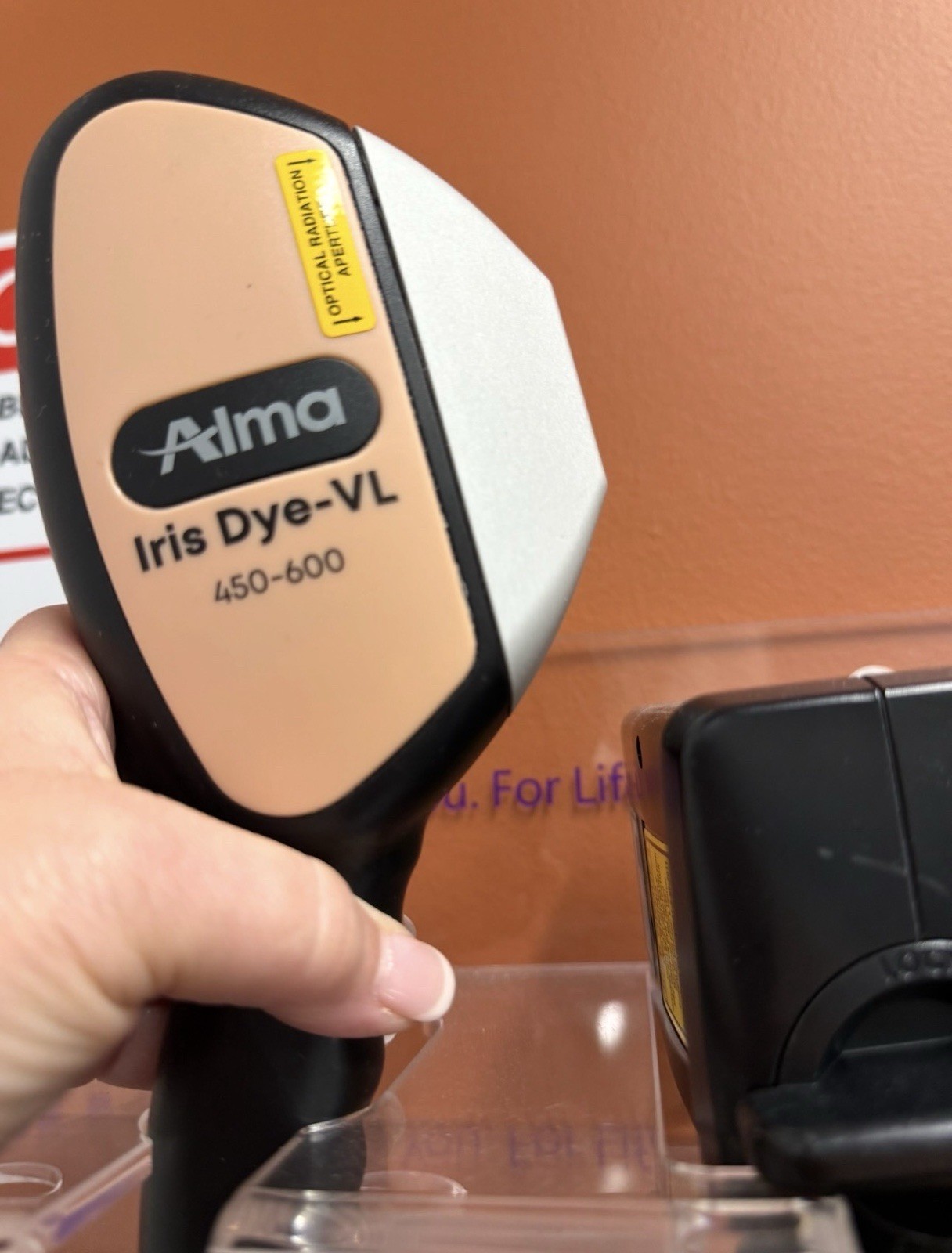Alma Harmony Laser Machine w/ClearLift Pro, Iris SHR, Iris Dye-VL Handpieces