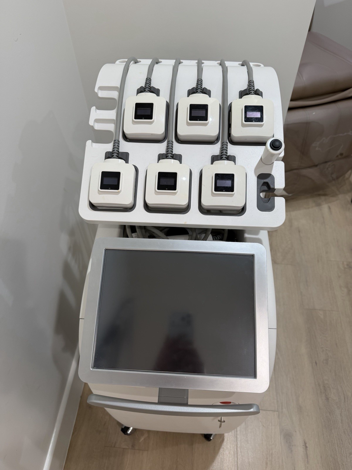 Cutera truSculpt iD Body Contouring Machine, Cart Mounted, 6 Handpieces