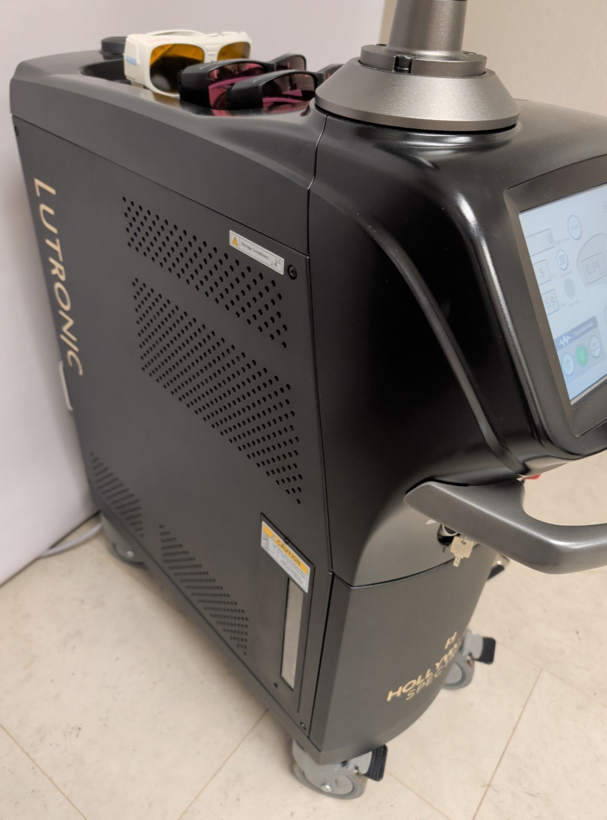 2021 Lutronic Hollywood Spectra Laser – Dual Pulse Nd:Yag Laser