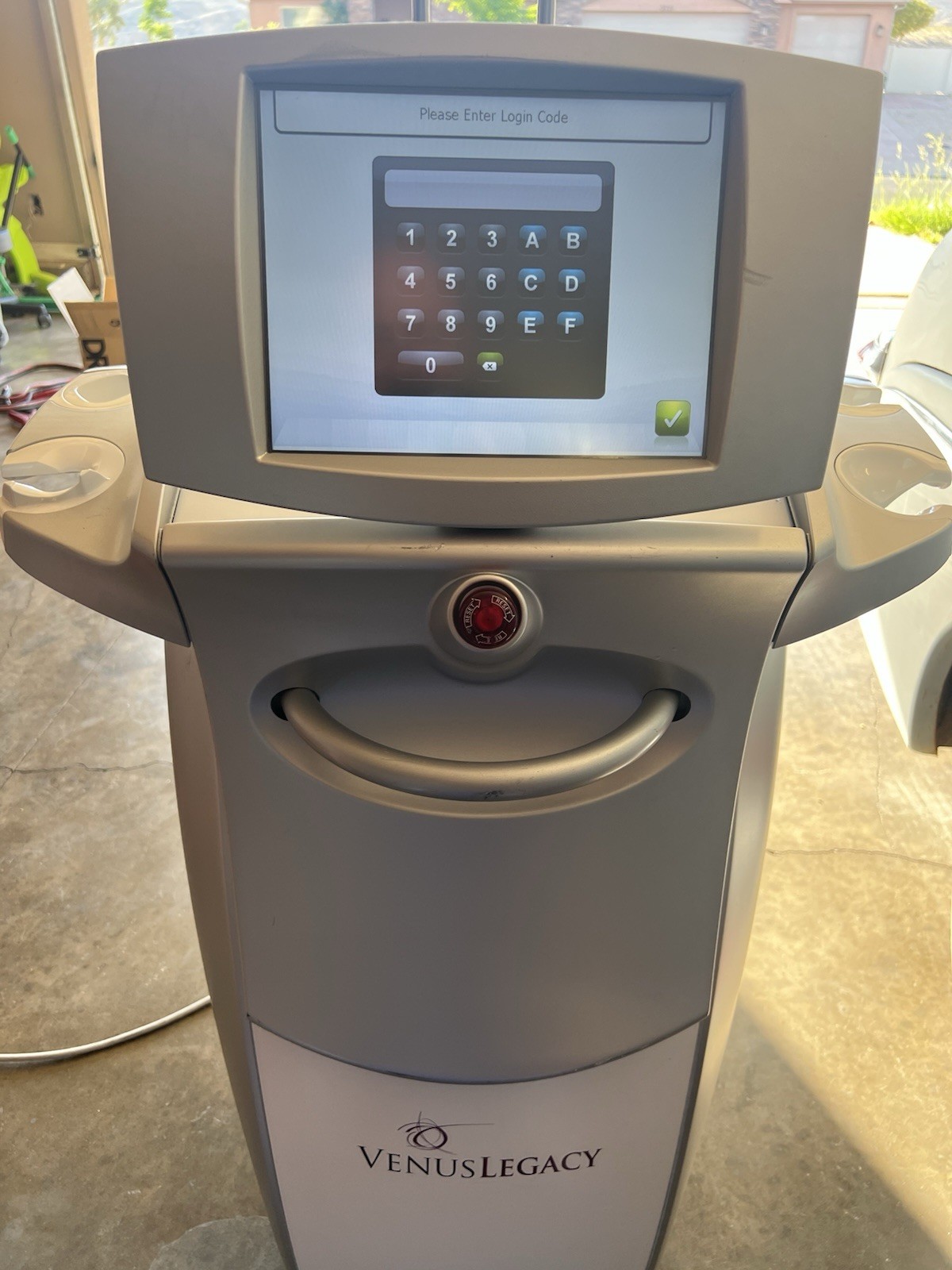 Venus Legacy Cart-Mounted Radiofrequency Cosmetology Machine LE400628