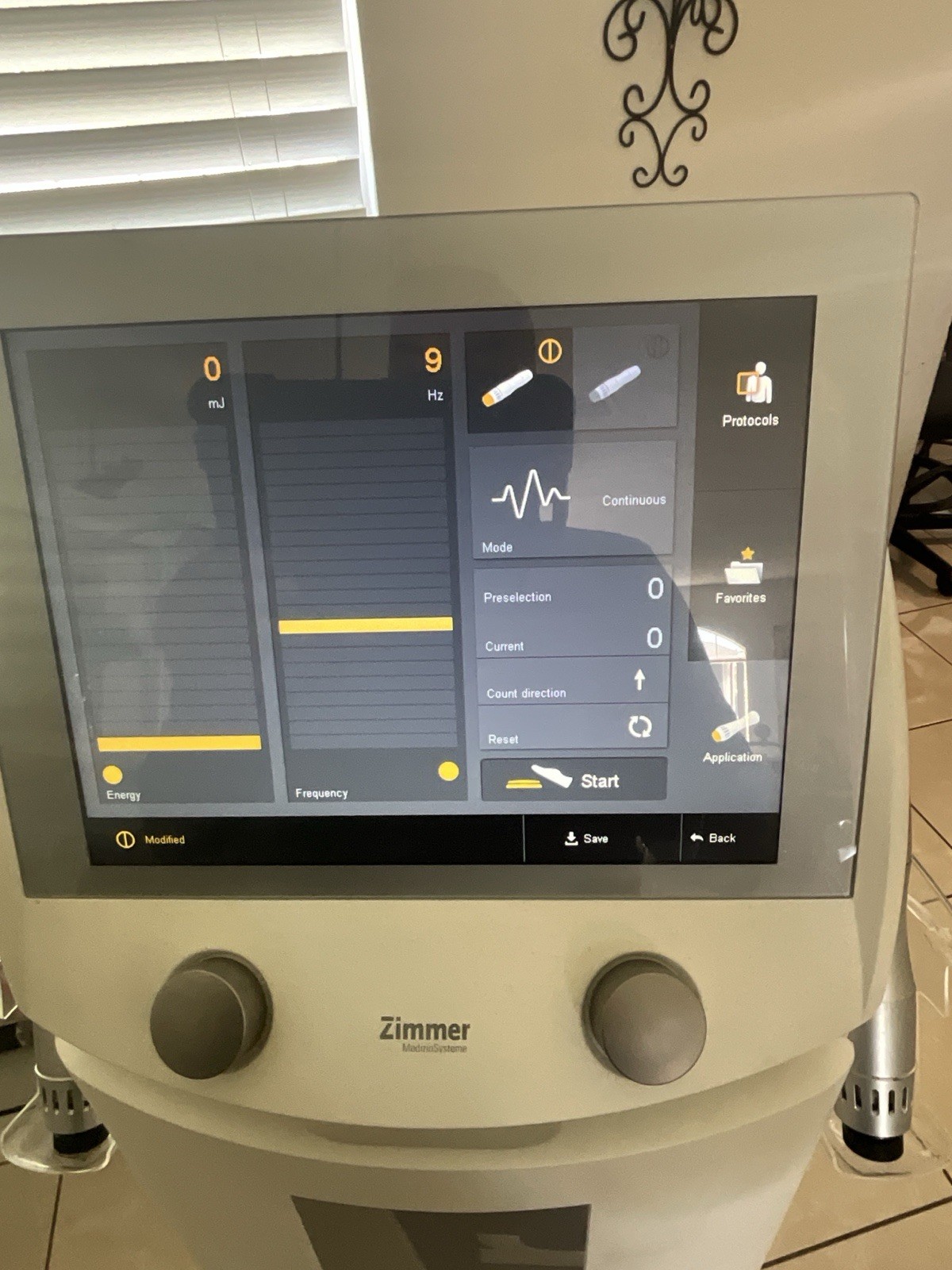 Zimmer MedizinSysteme Z Wave Pro Shockwave Cellulite Reduction Cart Mounted