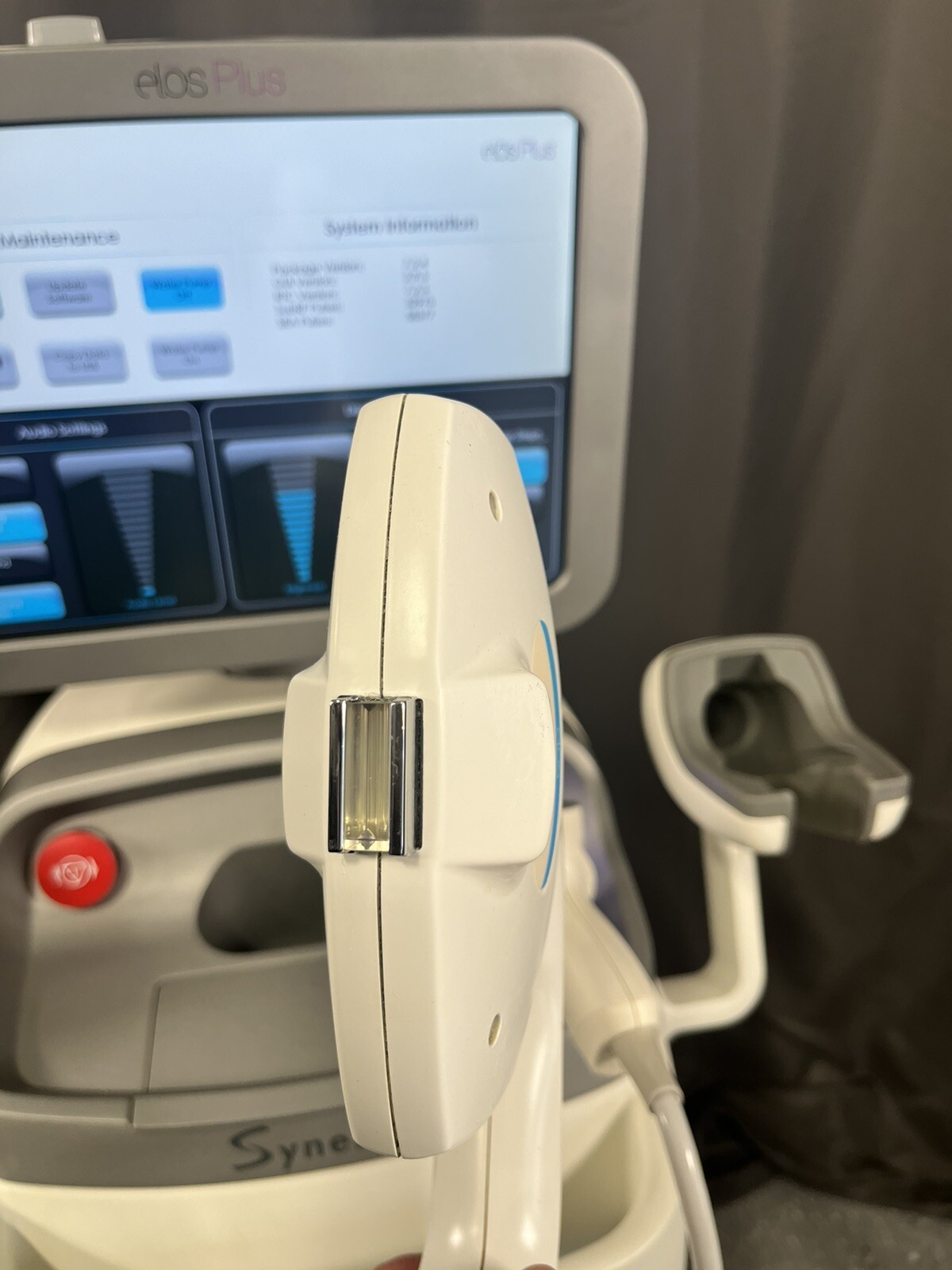 2012 Syneron Elos Plus Used With Functioning Hand pieces.