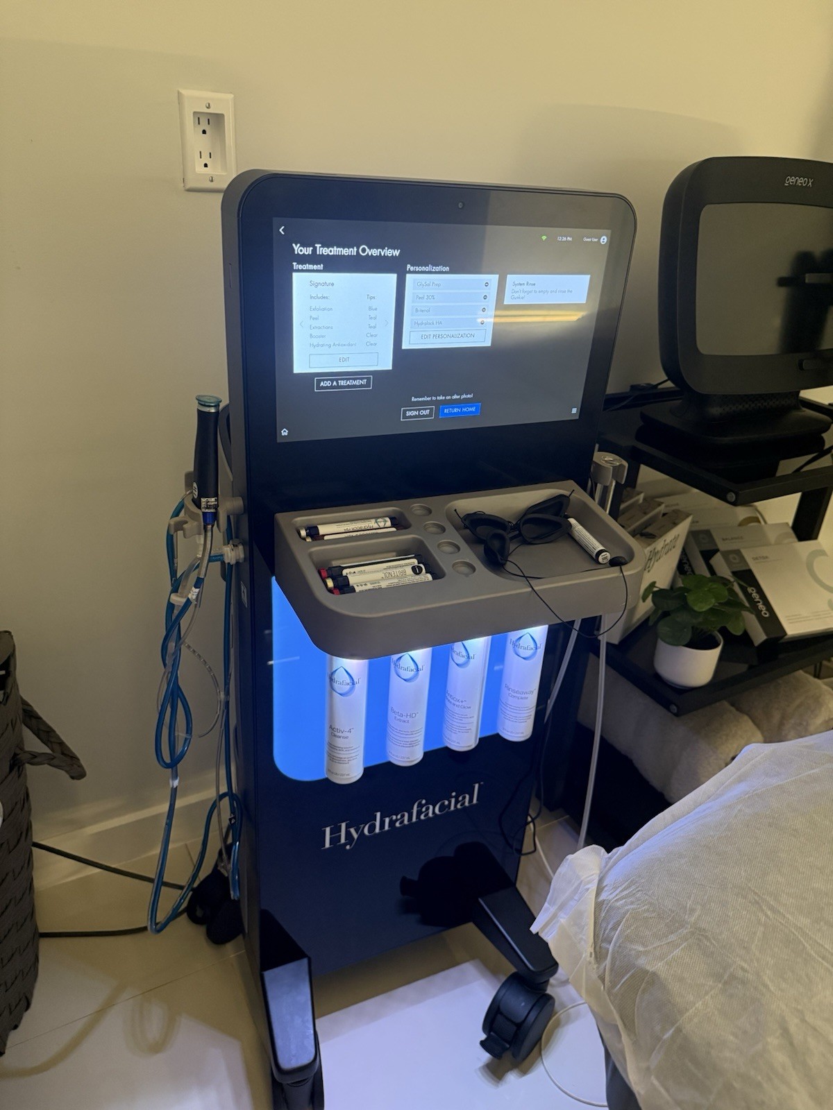 HydraFacial Syndeo Dermabrasion Skin Cleansing System Cart Mounted 7000078-BLK
