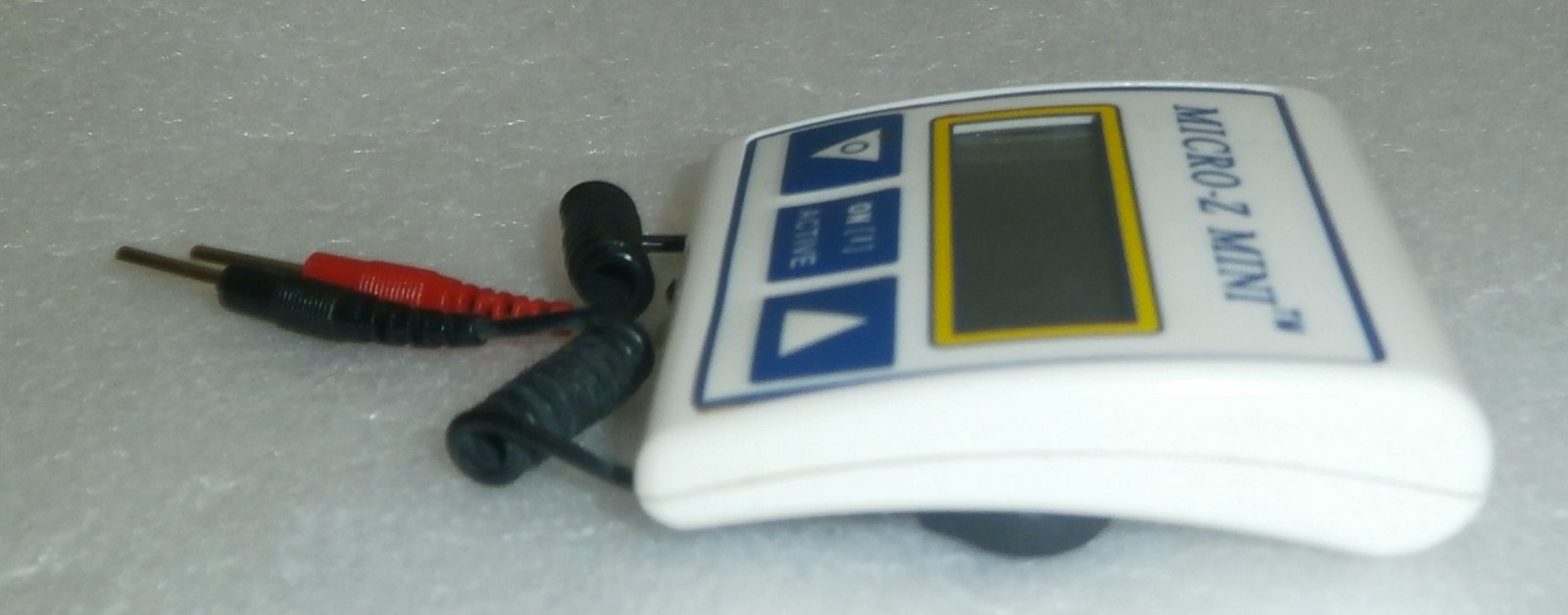 Micro-Z Mini 100 Volt Pulsed Galvanic Stimulator w/ Accessories as Photos