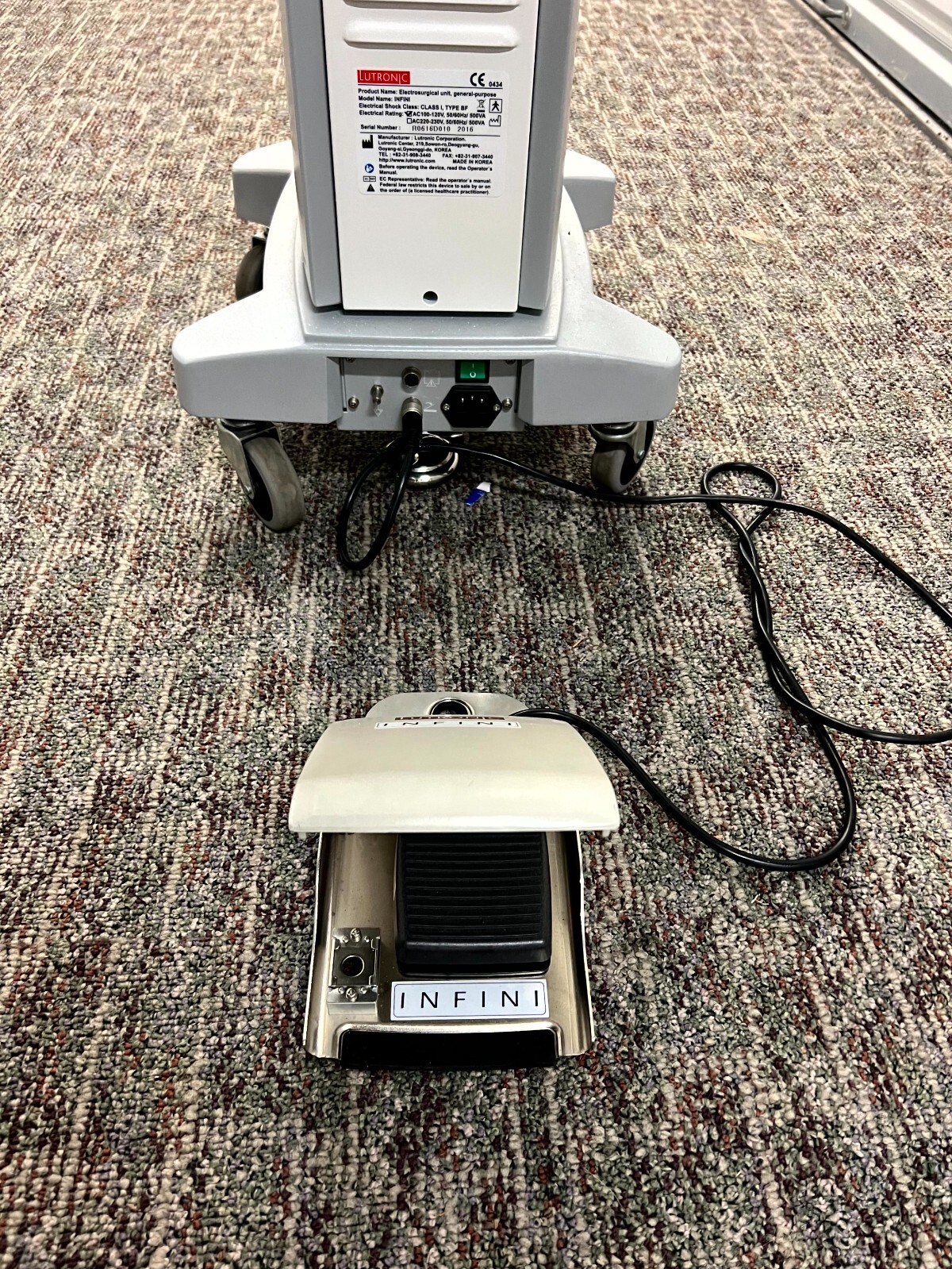 Lutronic Infini Microneedling RF Aesthetic Laser w/ new heads