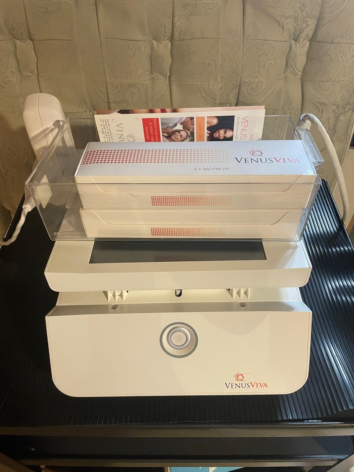 Venus Concept Venus Viva RF Skin Resurfacing System LOW USE + 2 OEM 160-Pin Tip