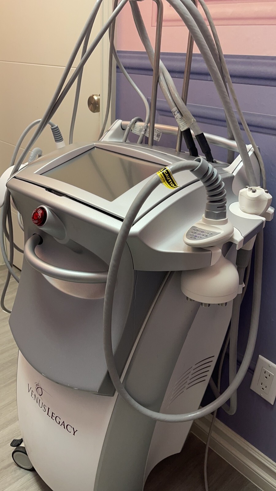 VenusConcepts VenusLegacy for Fat Melting and Cellulite Treatment- Excellent !!!