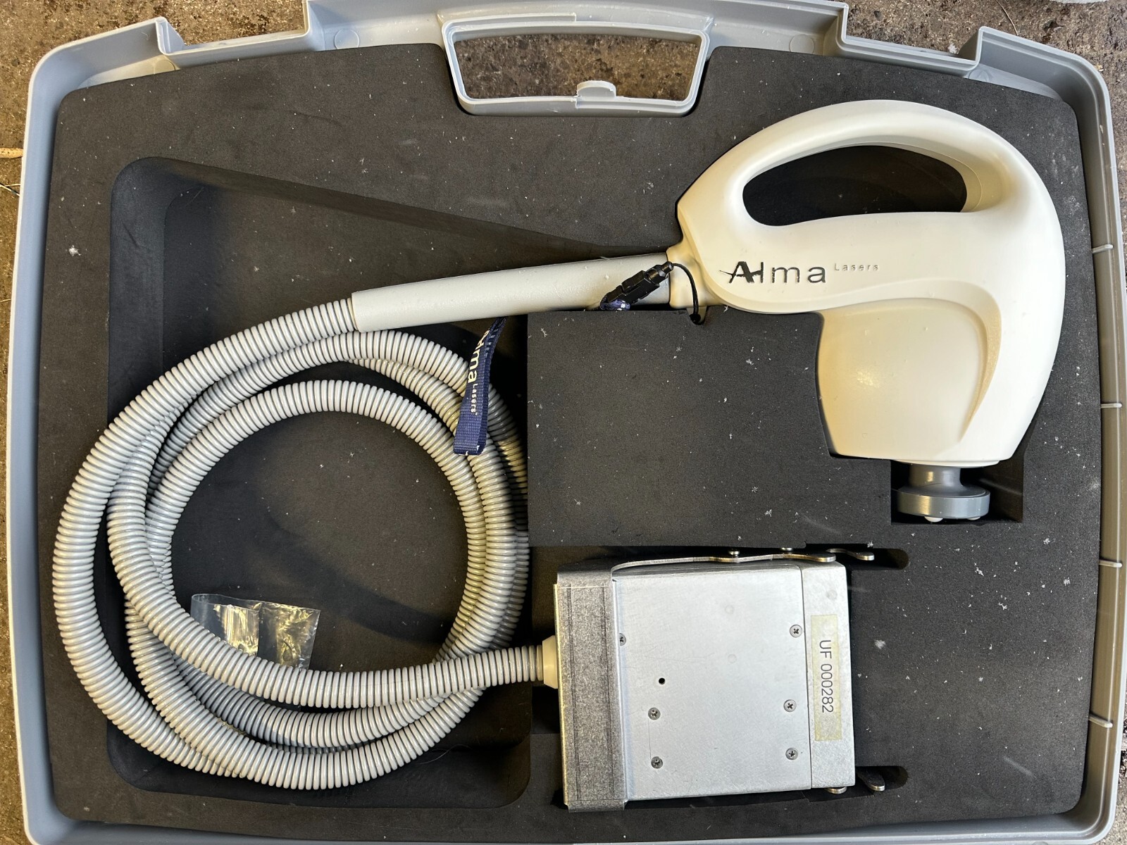 ALMA ACCENT XL LASER SKIN TIGHTENING With 4 HAND PIECES