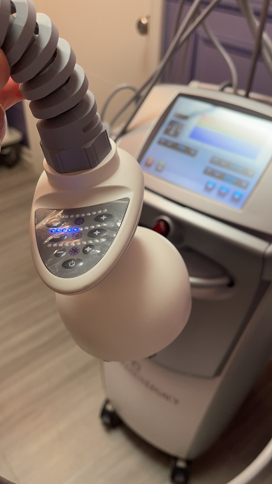 VenusConcepts VenusLegacy for Fat Melting and Cellulite Treatment- Excellent !!!