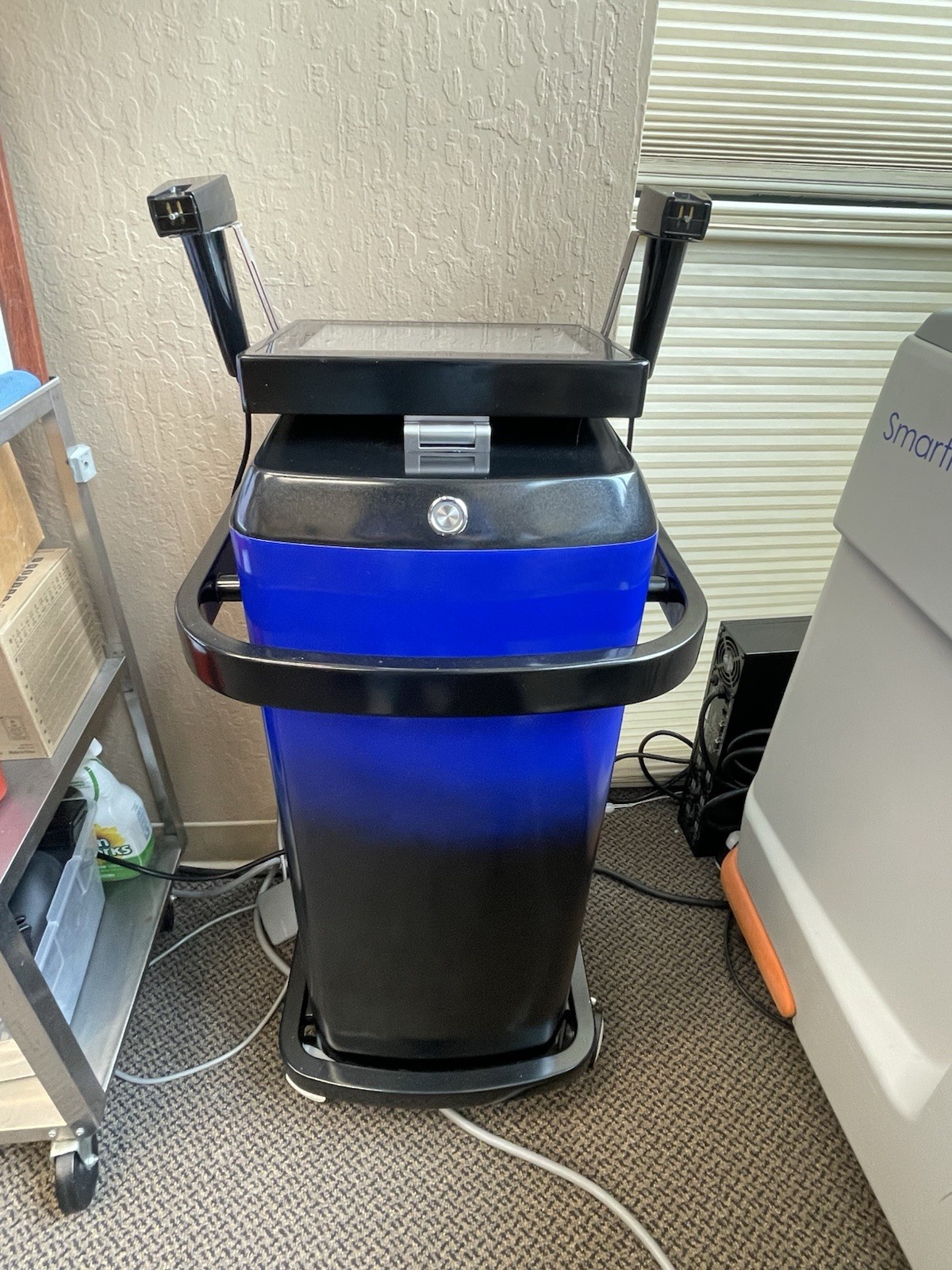 Microneedling Radio Frequency Cart-Mounted System for Skin Tightening, Weight