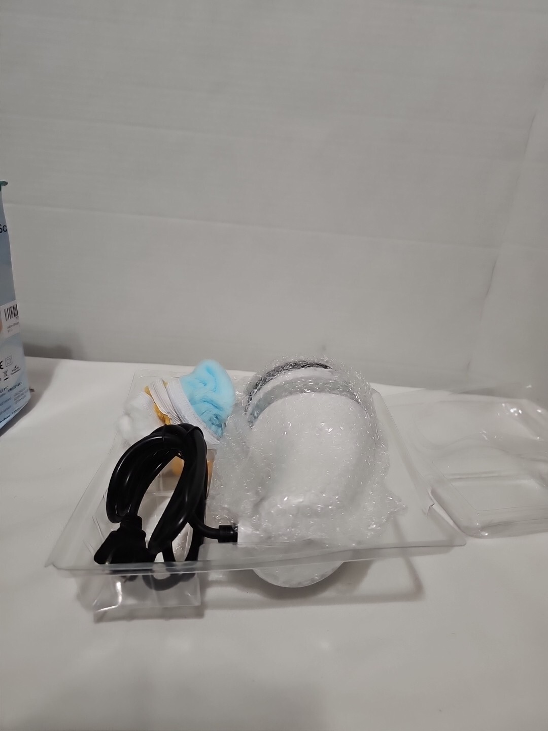 Body Sculpting/Cellulite Portable Handheld Massager w/ 3 Accessories Covers