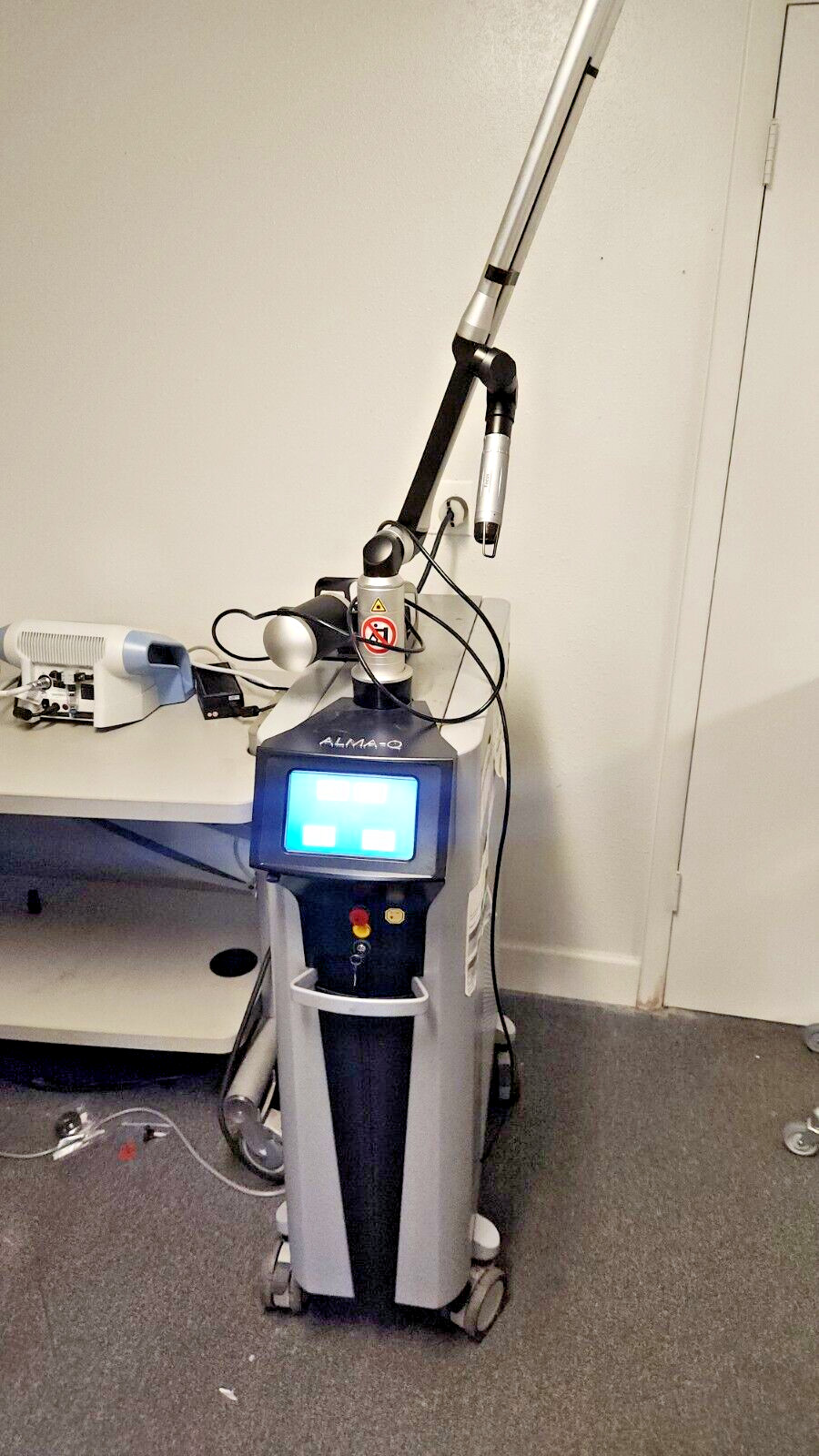 Alma-Q Cosmetic Laser Similar to Sinon Q switched