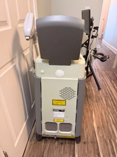 Emvera Technologies’ DIODE Laser WORKING UNIT – NEEDS HANDPIECE REPLACEMENT