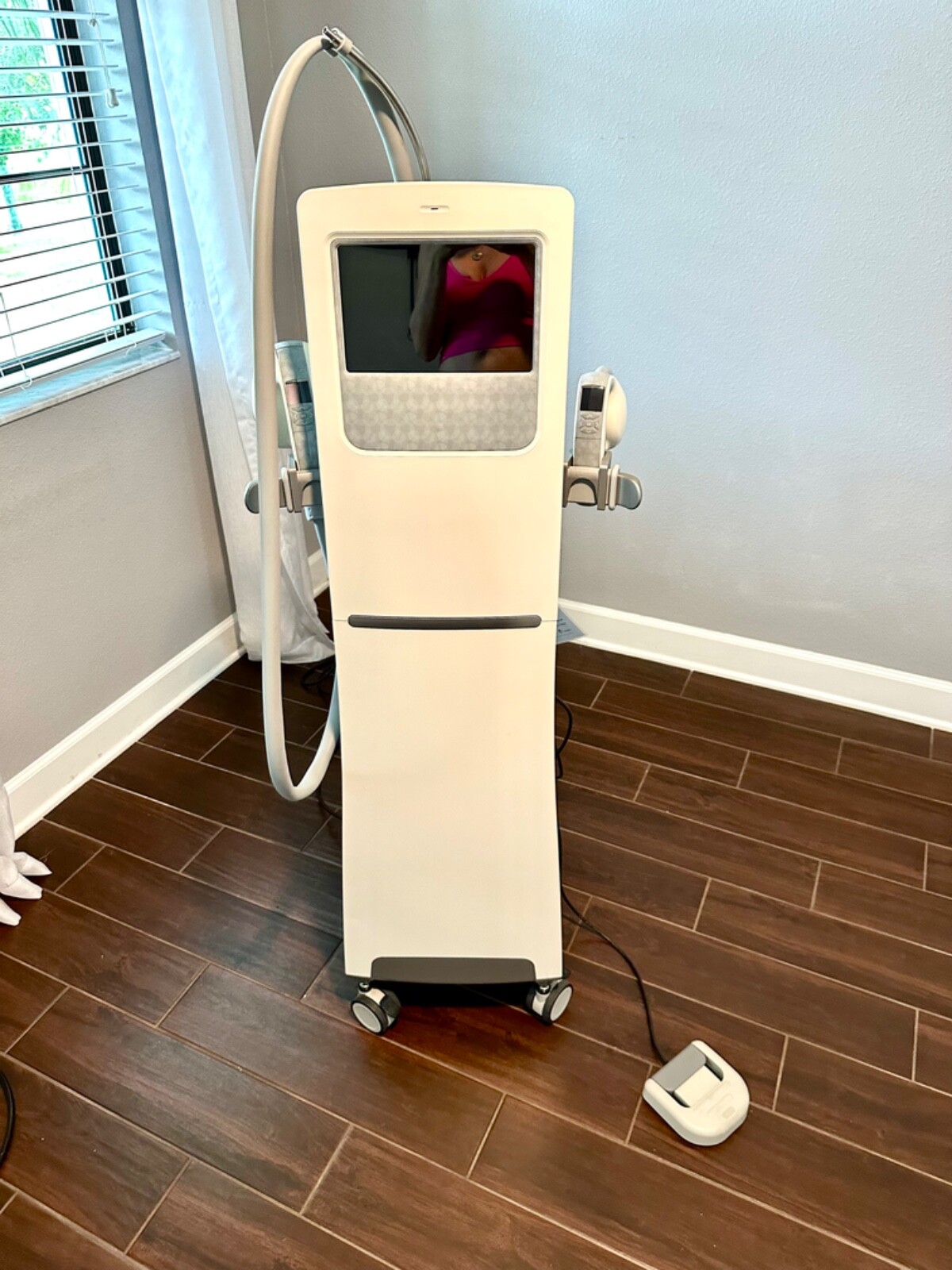 Velashape III Body Contouring and Cellulite Reduction, Syneron