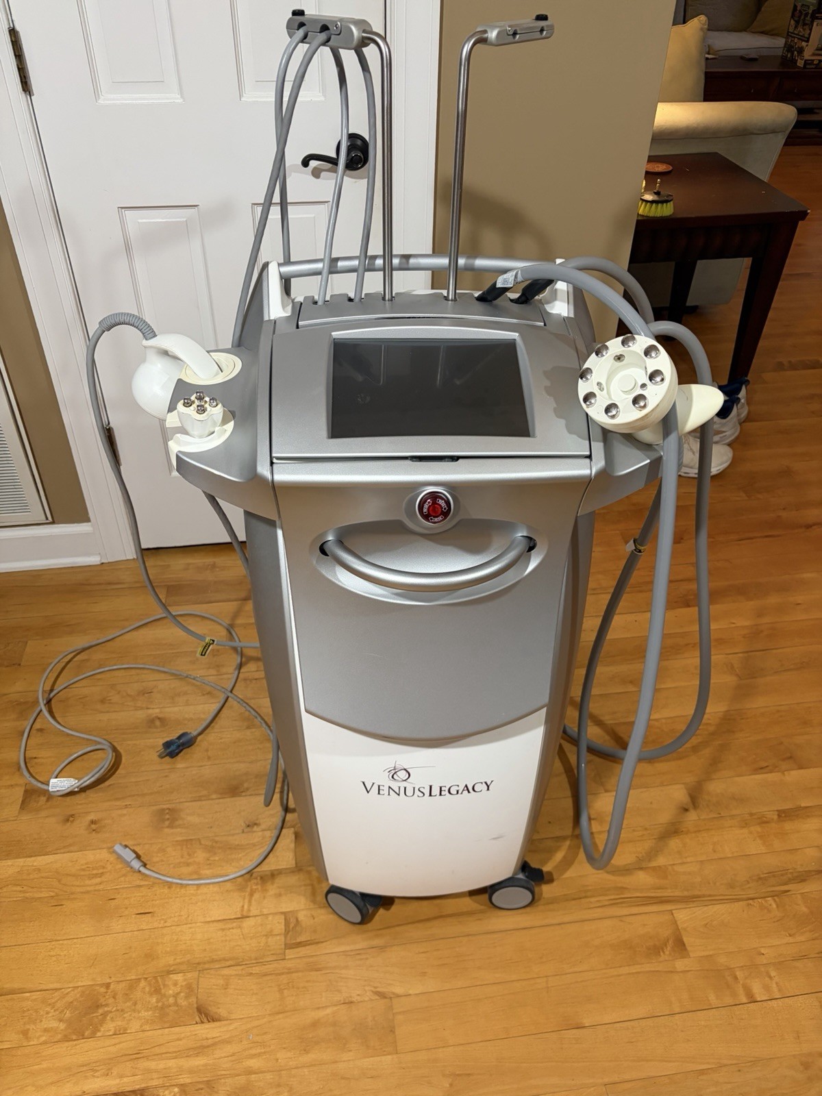 Venus Legacy Radiofrequency for Fat Melting and Cellulite Treatment LE120004